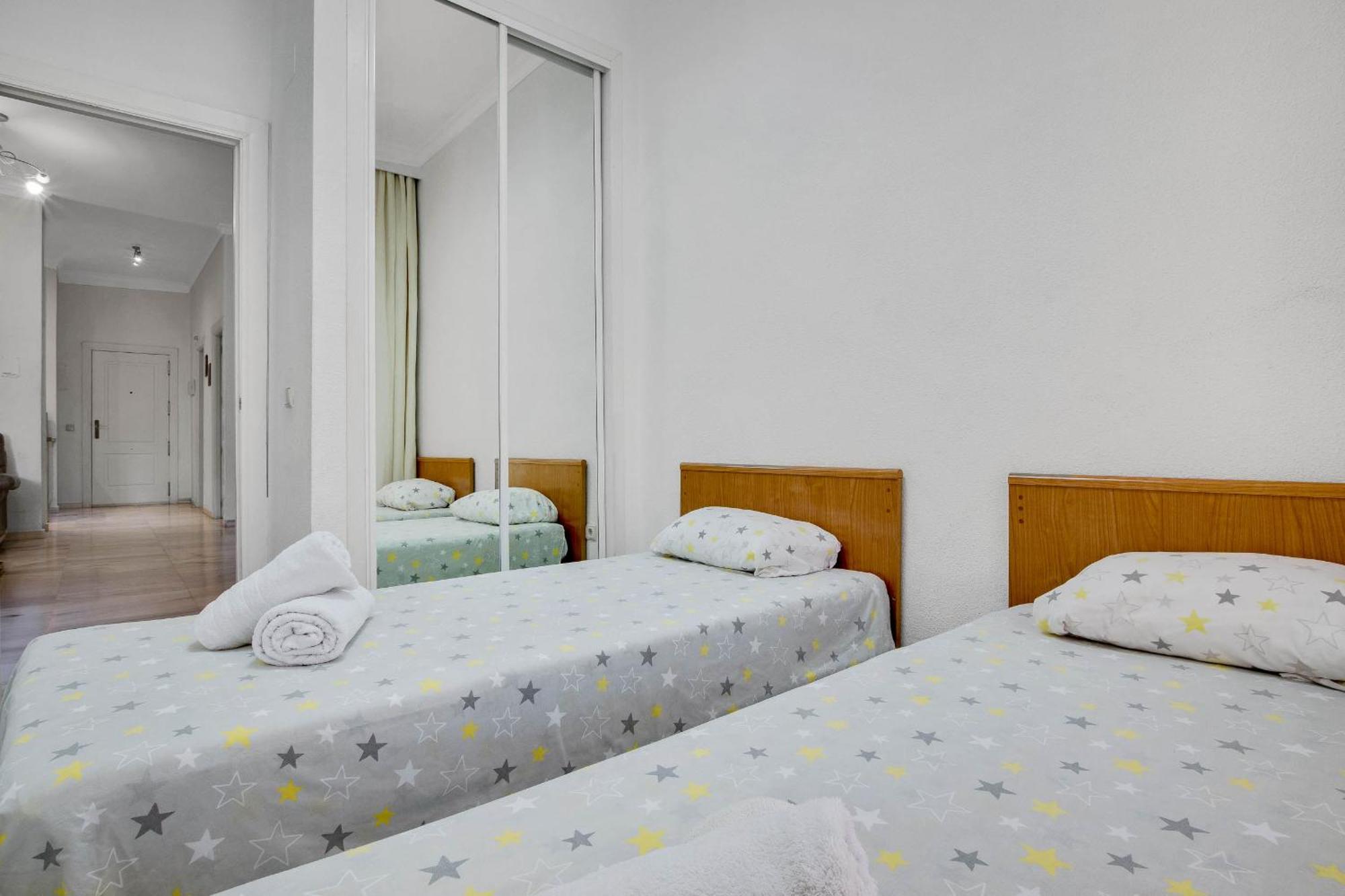 Apartamento Para 6 Con Wifi, Ac, Piscina Y Parking Gratis 贝纳尔马德纳 外观 照片
