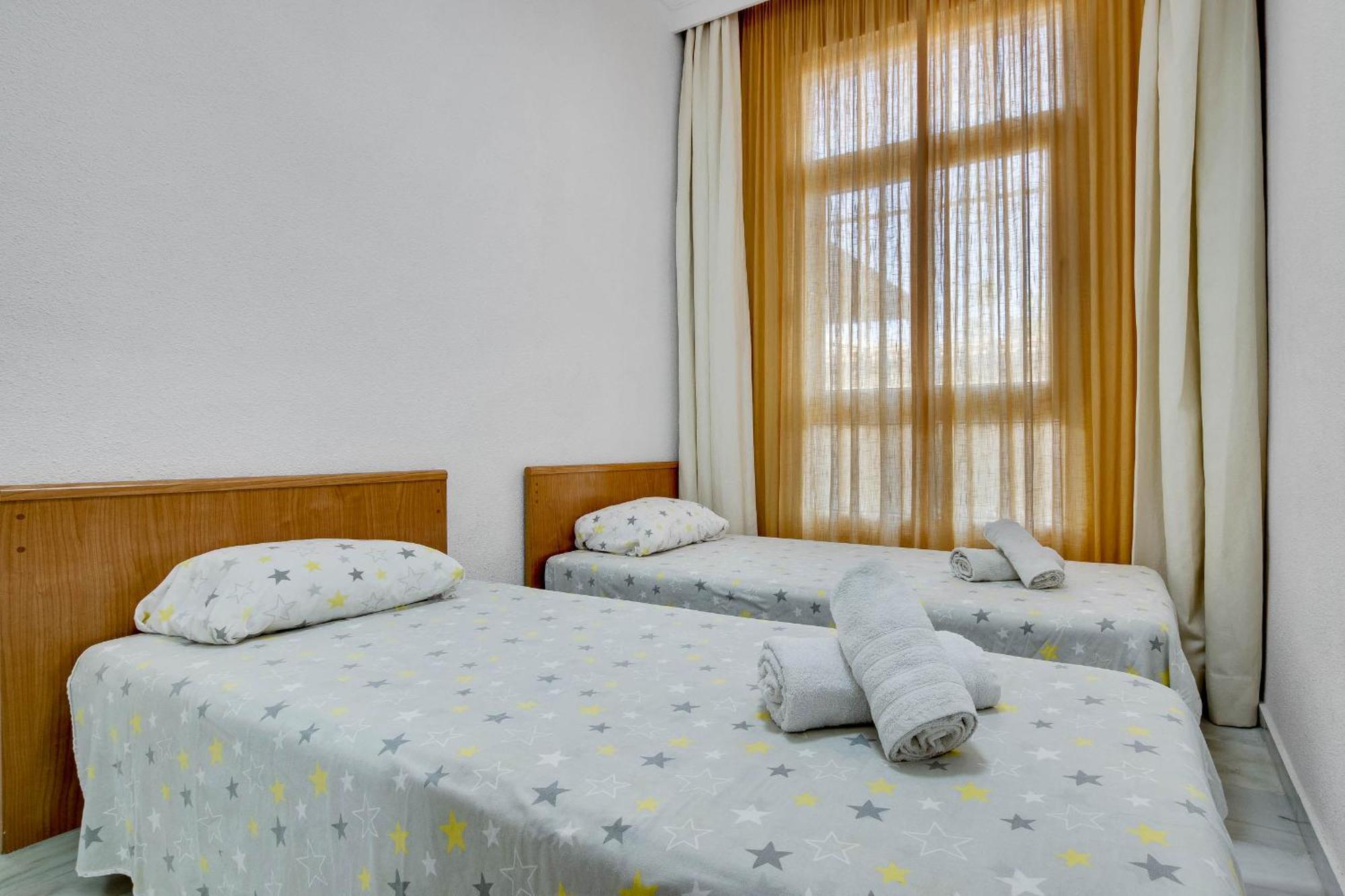 Apartamento Para 6 Con Wifi, Ac, Piscina Y Parking Gratis 贝纳尔马德纳 外观 照片